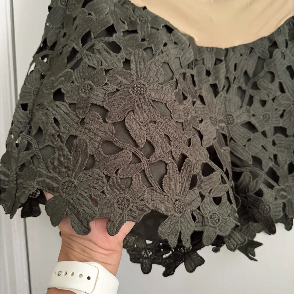 A Pea in the Pod Floral Lace High Waist Shorts - Olive - Picture 2 of 4